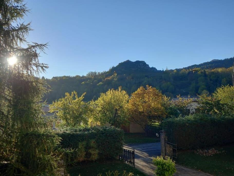 Apartment L'enclos O Rendez-vous Roquefeuil-pays De Sault- Avec Jardin